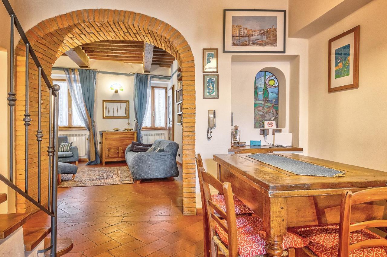 Renaissance Apartment П'єнца Екстер'єр фото